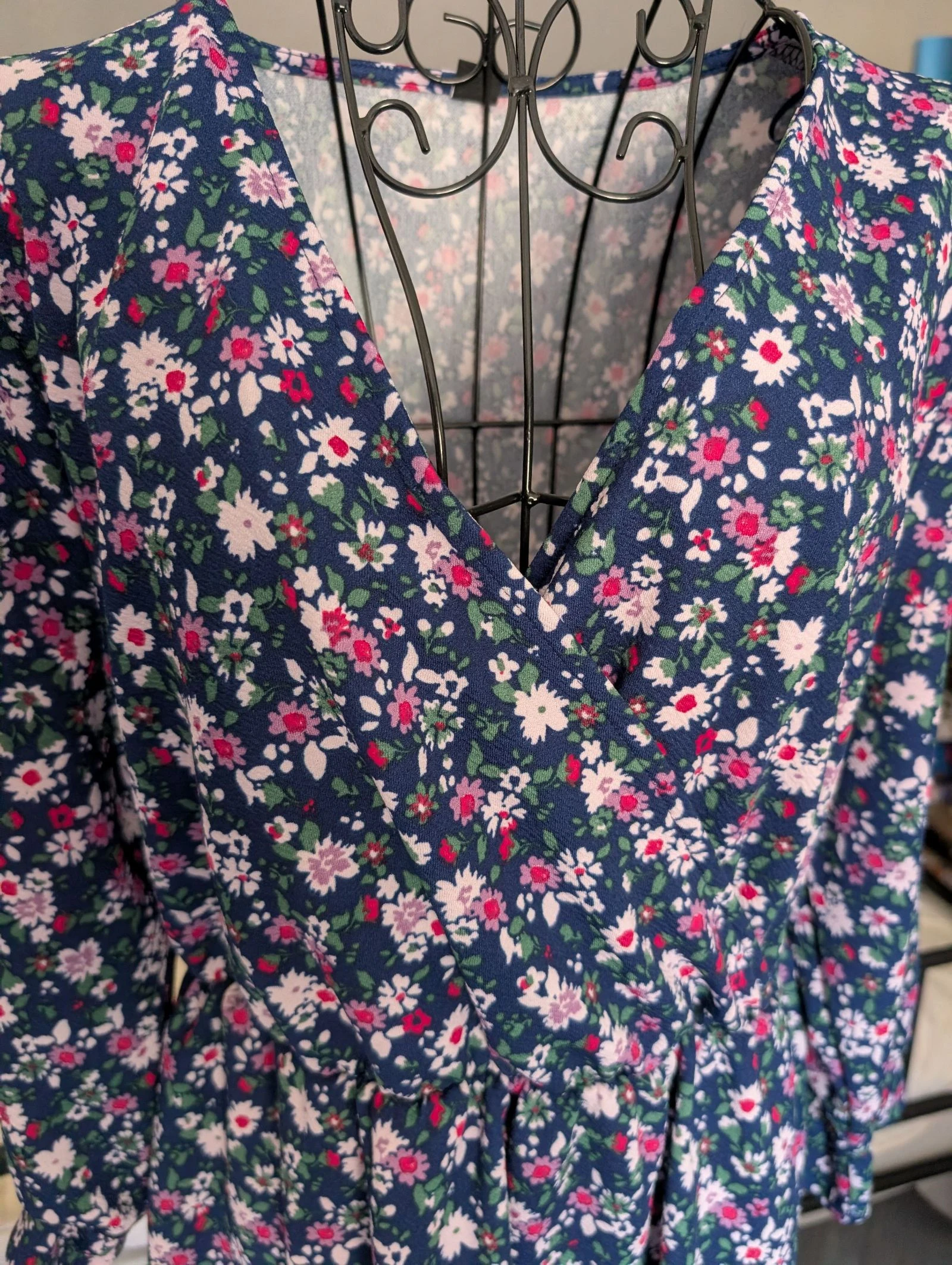 Magnífica Robe floral boêmia azul fluida com coração coberto – Tamanho G – photo 2